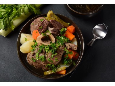 Un pot au feu complet est servi