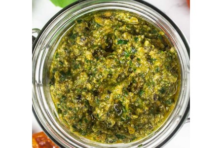 Pesto aux pignons de pin aux pistaches et olives de Nice