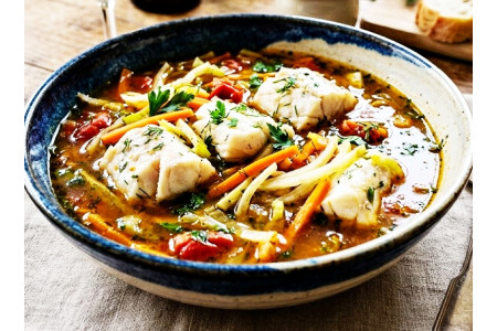 Soupe au merlu et julienne de legumes